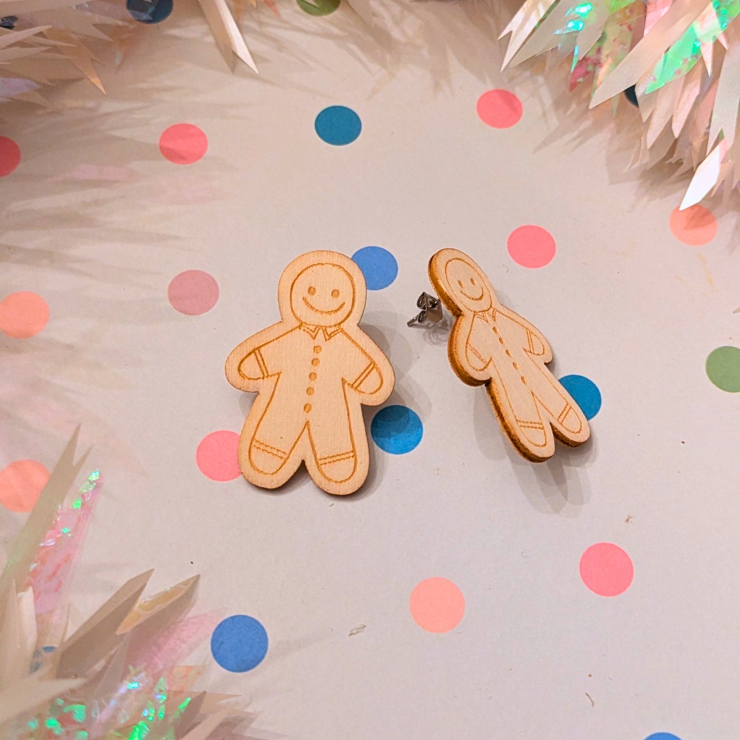 Örhängen pepparkaksgubbar trä