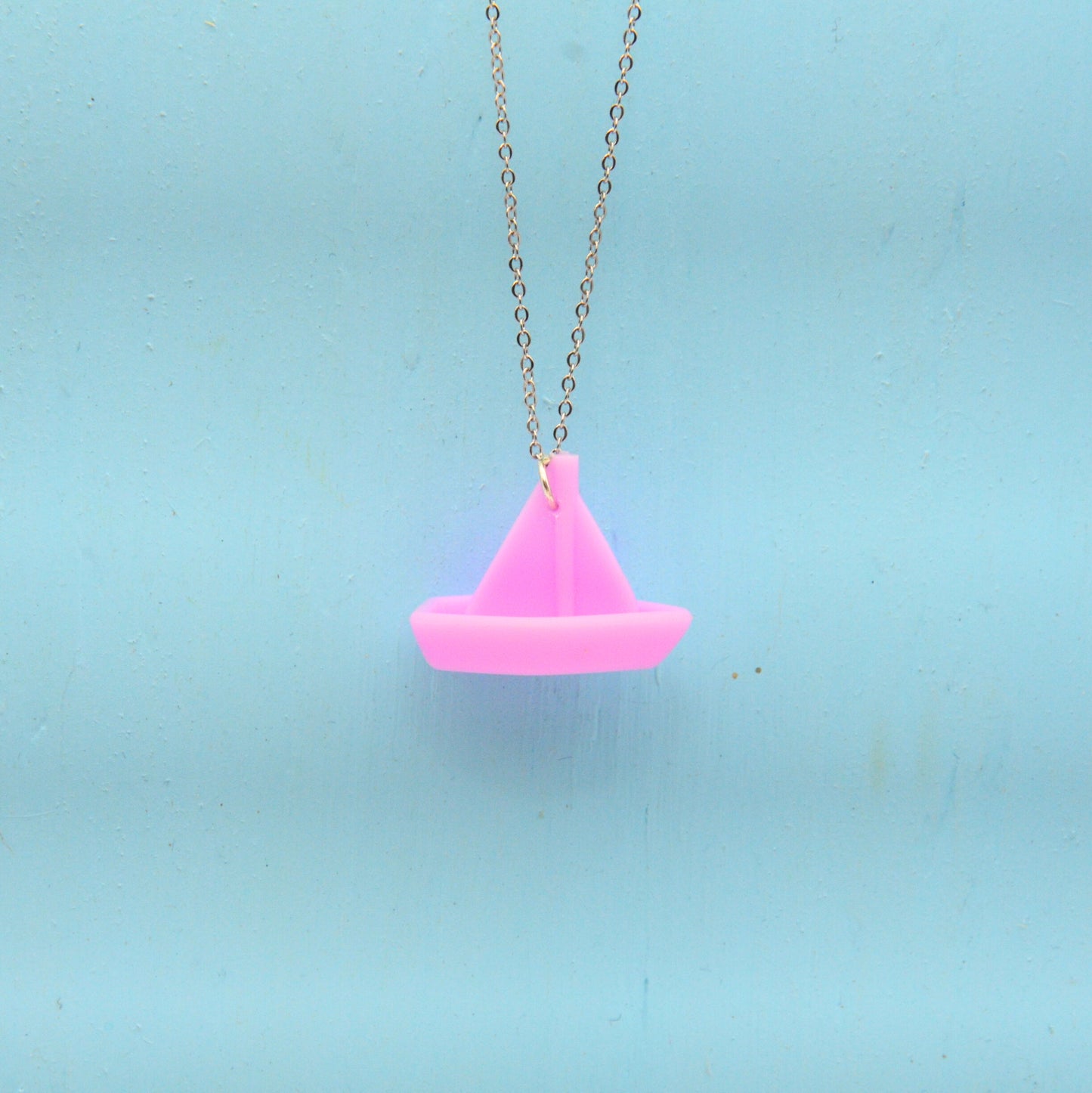 Halsband rosa båt