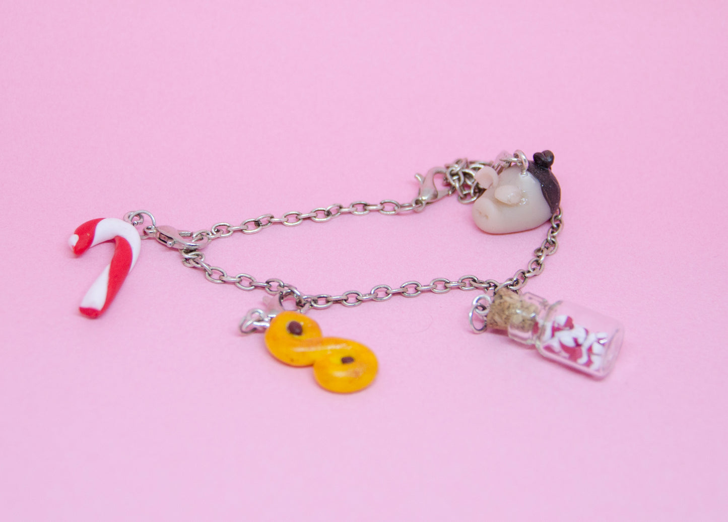 Armband polkagrisar, lussekatt, marsipangris