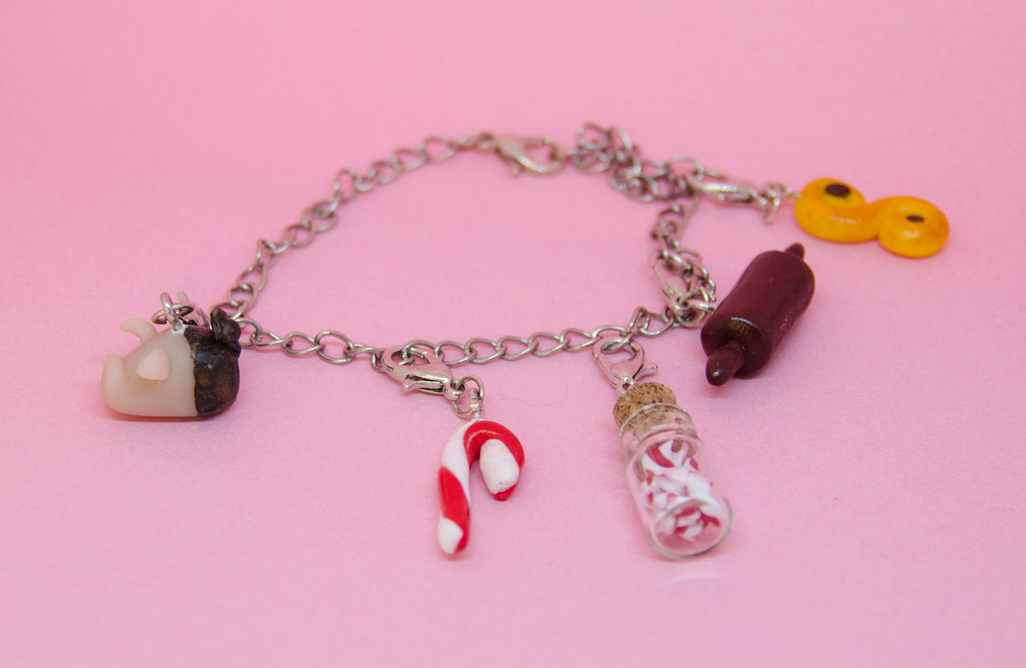 Armband lussekatt, kavel, marsipangris, polkagrisar