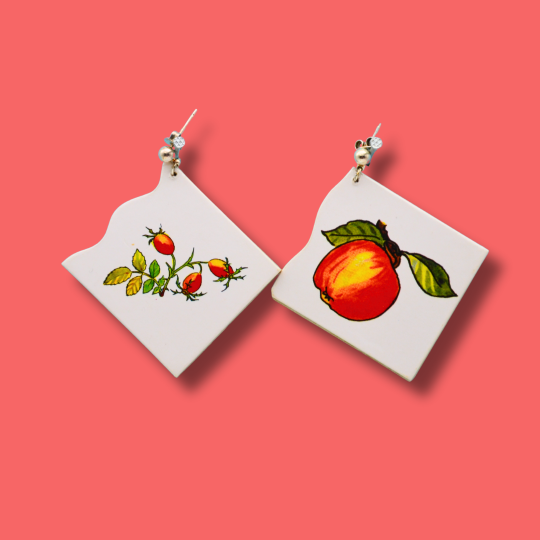 Örhängen pussel nypon och äpple